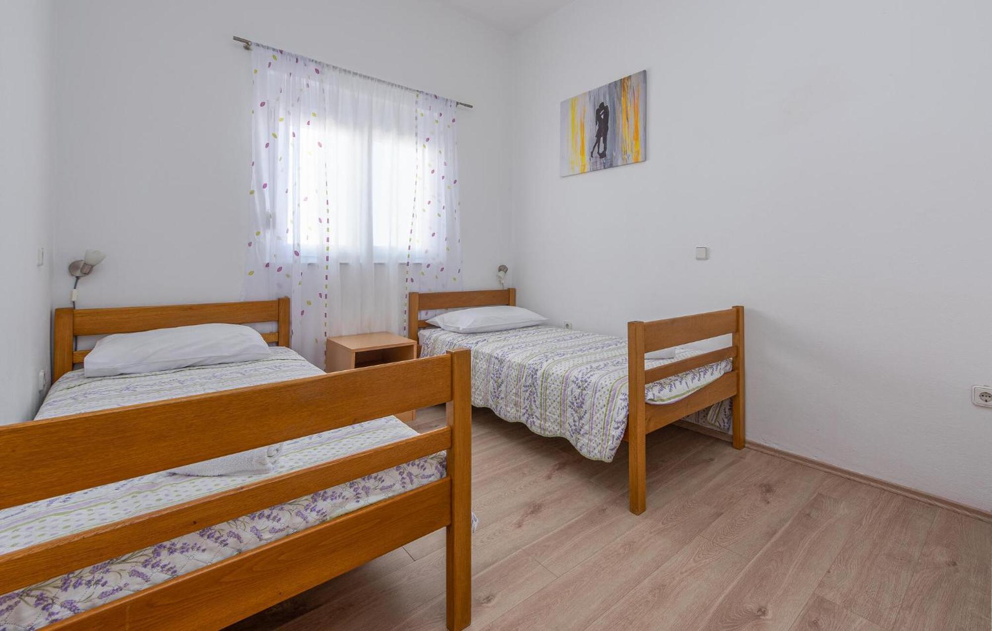 Beautiful Apartment In Maslenica With Kitchen Extérieur photo