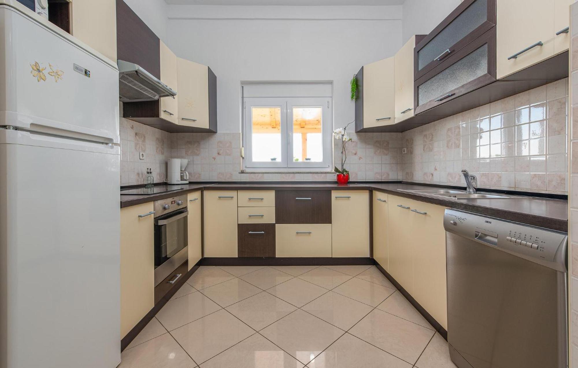 Beautiful Apartment In Maslenica With Kitchen Extérieur photo