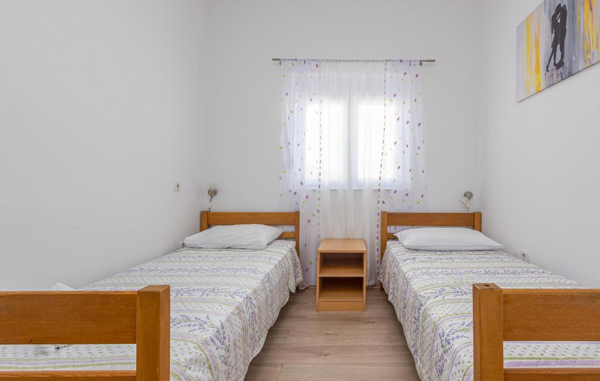 Beautiful Apartment In Maslenica With Kitchen Extérieur photo