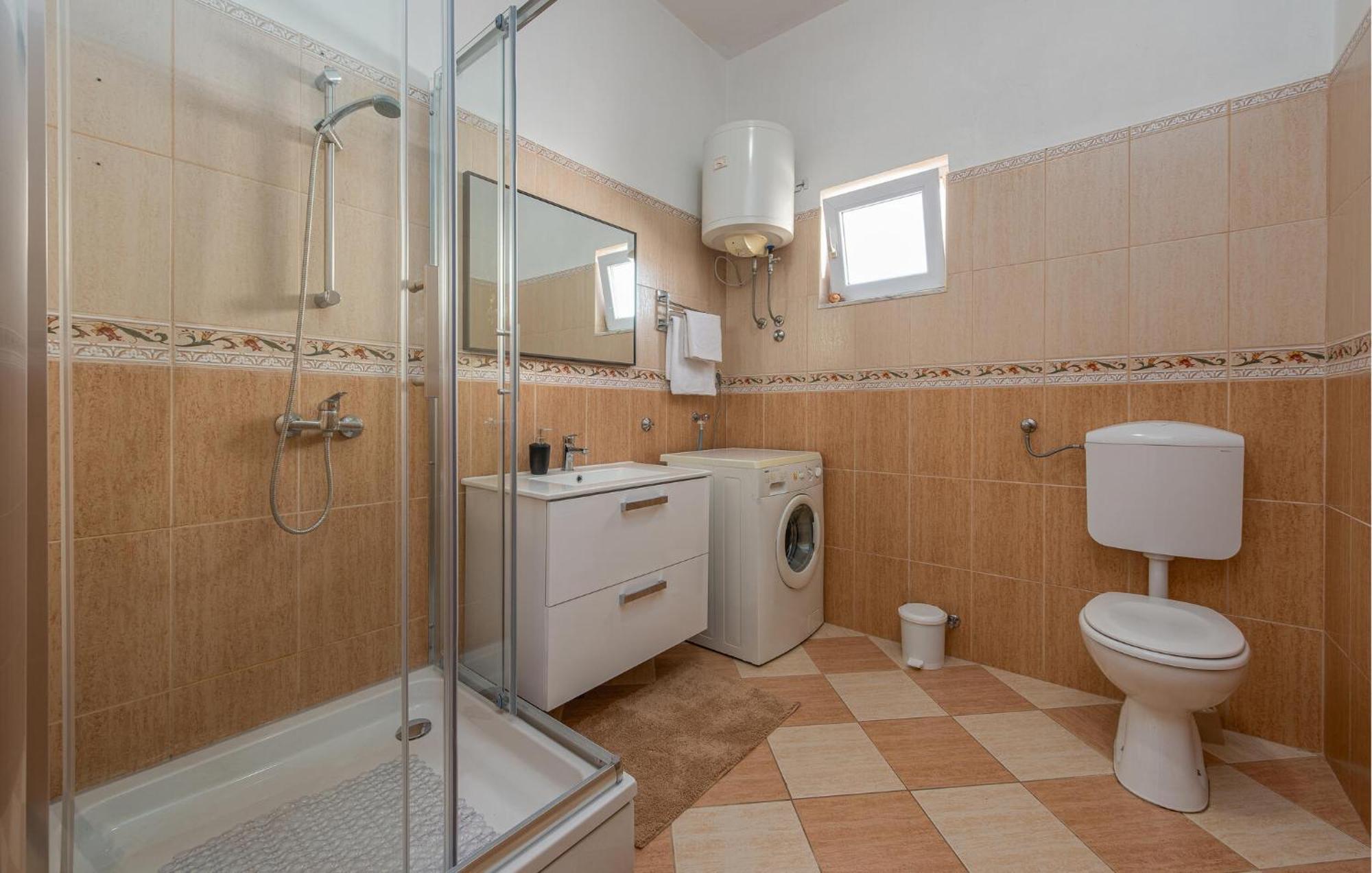 Beautiful Apartment In Maslenica With Kitchen Extérieur photo
