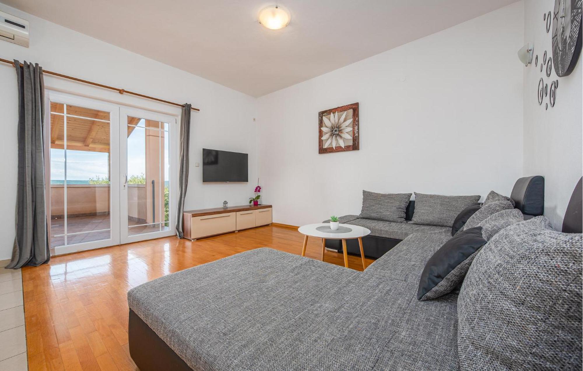 Beautiful Apartment In Maslenica With Kitchen Extérieur photo